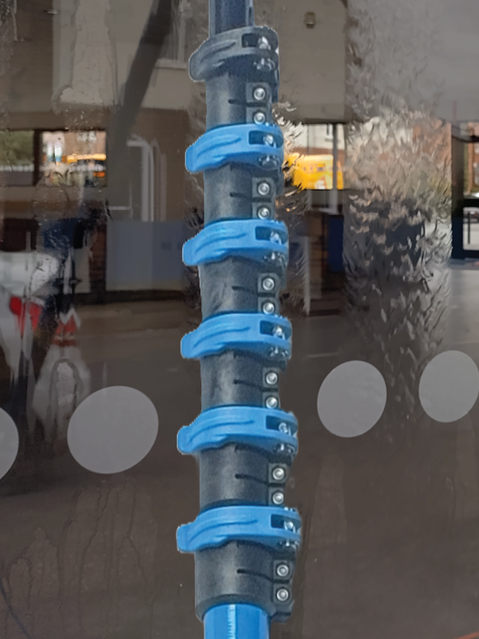 UltraReach anti-spin 8-section 40ft window cleaning pole